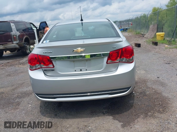 2014 Chevrolet Cruze 2LT z VIN 1G1PE5SB6E7270997, wystawiony jako IAAI lot #42323955 z przebiegiem 146 752 mil mil oraz . Historia ofert i sprzedaży dostępna na DreamBid. Obrazek 16.