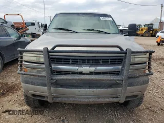 2002 Chevrolet Silverado 1500HD LT z VIN 1GCGK13U12F103442, wystawiony jako Copart lot #64629124 z przebiegiem 211 753 mil mil oraz Czysty tytuł • Clean title. Historia ofert i sprzedaży dostępna na DreamBid. Obrazek 5.