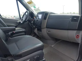 2015 Mercedes-Benz Sprinter Passenger with VIN WDZPE7DC1FP111850, listed as a IAAI auction lot 41920037 with 127,121 mi miles. Bid and sale history available at carsss.com. Image 5.