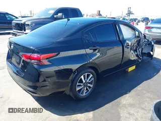 2023 Nissan Versa S z VIN 3N1CN8DV4PL871910, wystawiony jako IAAI lot #41993475 z przebiegiem 8 405 mil mil oraz . Historia ofert i sprzedaży dostępna na DreamBid. Obrazek 4.