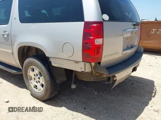 2008 Chevrolet Suburban LTZ с VIN 1GNFC16J18R119018, выставлен на аукционе IAAI как лот 42677575 с пробегом 338 879 миль миль и . История ставок и продаж доступна на DreamBid. Изображение 6.
