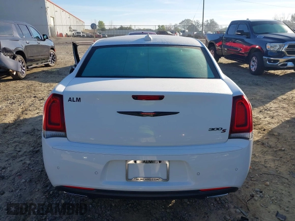 2021 Chrysler 300 with VIN 2C3CCABG1MH595841, listed as a IAAI auction lot 41826140 with 40,417 mi miles. Bid and sale history available at carsss.com. Image 17.