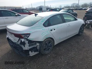 2024 Kia Forte LXS z VIN 3KPF24AD6RE837739, wystawiony jako IAAI lot #41963725 z przebiegiem 14 176 mil mil oraz . Historia ofert i sprzedaży dostępna na DreamBid. Obrazek 4.