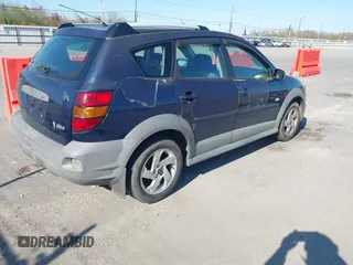2006 Pontiac Vibe with VIN 5Y2SM65856Z427371, listed as a IAAI auction lot 41775989 with 216,438 mi miles. Bid and sale history available at carsss.com. Image 4.