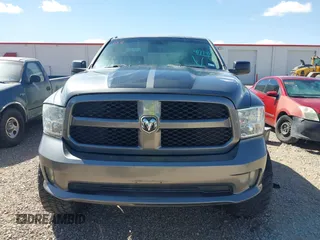 2013 Ram 1500 Express z VIN 1C6RR6KT8DS538406, wystawiony jako IAAI lot #41774359 z przebiegiem 154 338 mil mil oraz . Historia ofert i sprzedaży dostępna na DreamBid. Obrazek 12.