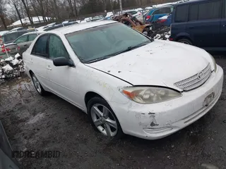 2002 Toyota Camry LE z VIN 4T1BE32K42U017871, wystawiony jako IAAI lot #41573856 z przebiegiem Nie podano mil oraz . Historia ofert i sprzedaży dostępna na DreamBid. Obrazek 1.