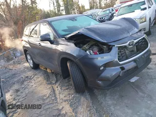 2023 Toyota Highlander L z VIN 5TDKDRBH2PS039426, wystawiony jako IAAI lot #41572761 z przebiegiem 28 220 mil mil oraz . Historia ofert i sprzedaży dostępna na DreamBid. Obrazek 1.