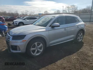 2020 Audi Q5 Premium Plus with VIN WA1BNAFY4L2035575, listed as a Copart auction lot 47128905 with 104,920 mi miles and Salvage Title. Bid and sale history available at carsss.com. Image 1.