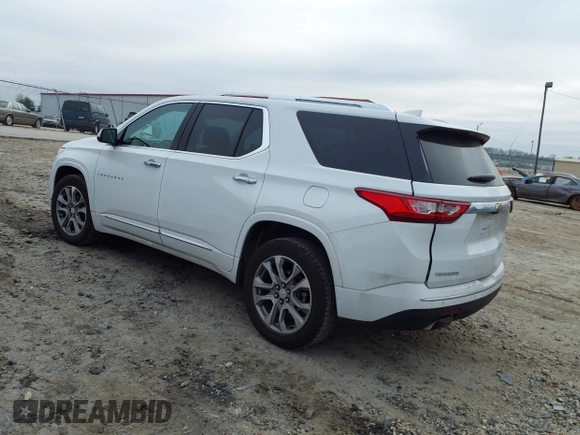 2021 Chevrolet Traverse Premier with VIN 1GNERKKW0MJ132238, listed as a IAAI auction lot 41515385 with 135,739 mi miles. Bid and sale history available at carsss.com. Image 3.