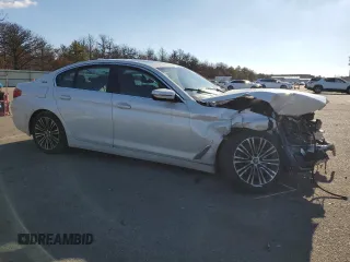 2019 BMW 5 Series 530e xDrive z VIN WBAJB1C5XKB375913, wystawiony jako Copart lot #82580004 z przebiegiem Nie podano mil oraz Szkoda całkowita • Salvage title. Historia ofert i sprzedaży dostępna na DreamBid. Obrazek 4.