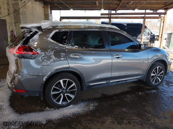2017 Nissan Rogue SL with VIN 5N1AT2MV1HC764555, listed as a IAAI auction lot 41350873 with 72,388 mi miles. Bid and sale history available at carsss.com. Image 4.