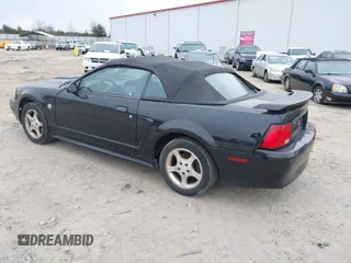 2004 Ford Mustang Deluxe with VIN 1FAFP44454F110688, listed as a IAAI auction lot 41371035 with 188,754 mi miles. Bid and sale history available at carsss.com. Image 3.