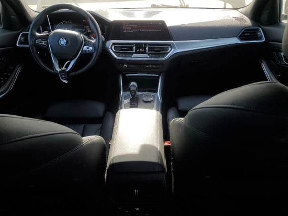 2019 BMW 3 Series 330i with VIN 3MW5R1J53K8A05694, listed as a Copart auction lot 47048555 with 13,629 mi miles and Salvage Title. Bid and sale history available at carsss.com. Image 8.