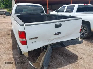 2007 Ford F-150 XL z VIN 1FTRF12W17NA74098, wystawiony jako IAAI lot #42462695 z przebiegiem 384 331 mil mil oraz . Historia ofert i sprzedaży dostępna na DreamBid. Obrazek 6.