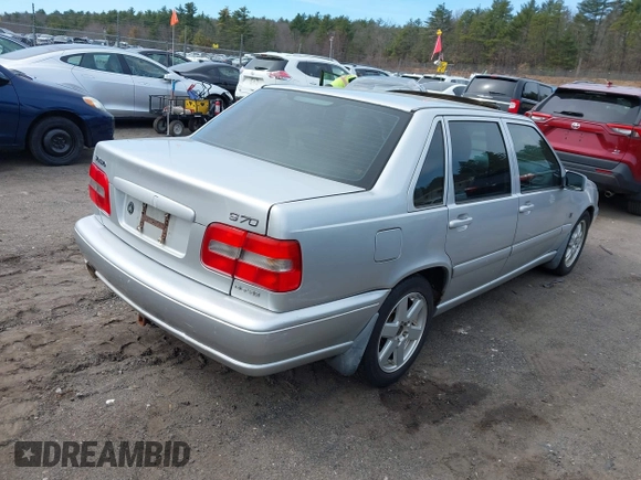 2000 Volvo S70 z VIN YV1LS56D0Y2667630, wystawiony jako IAAI lot #41898687 z przebiegiem 188 666 mil mil oraz . Historia ofert i sprzedaży dostępna na DreamBid. Obrazek 4.