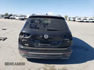 2018 Volkswagen Tiguan SEL z VIN 3VV3B7AX5JM157504, wystawiony jako Copart lot #48375505 z przebiegiem 81 742 mil mil oraz Szkoda całkowita • Salvage title. Historia ofert i sprzedaży dostępna na DreamBid. Obrazek 6.