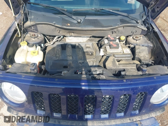2016 Jeep Patriot Latitude with VIN 1C4NJRFB0GD608488, listed as a IAAI auction lot 42427746 with 88,325 mi miles and . Bid and sale history available at DreamBid. Image 10.
