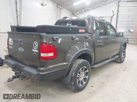 2008 Ford Explorer Sport Trac XLT z VIN 1FMEU51E48UB07991, wystawiony jako IAAI lot #42131000 z przebiegiem Nie podano mil oraz . Historia ofert i sprzedaży dostępna na DreamBid. Obrazek 4.