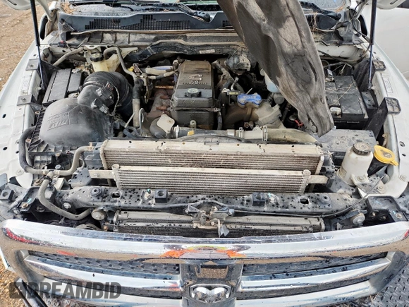 2013 Ram 2500 Tradesman z VIN 3C6UR5CL3DG558069, wystawiony jako Copart lot #58014745 z przebiegiem 257 287 mil mil oraz Szkoda całkowita • Salvage title. Historia ofert i sprzedaży dostępna na DreamBid. Obrazek 11.