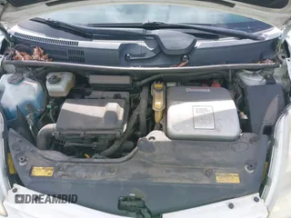 2005 Toyota Prius with VIN JTDKB20U553119699, listed as a IAAI auction lot 42087112 with 212,465 mi miles. Bid and sale history available at carsss.com. Image 10.