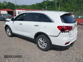 2020 Kia Sorento LX z VIN 5XYPGDA3XLG629029, wystawiony jako IAAI lot #42295788 z przebiegiem 53 388 mil mil oraz . Historia ofert i sprzedaży dostępna na DreamBid. Obrazek 3.