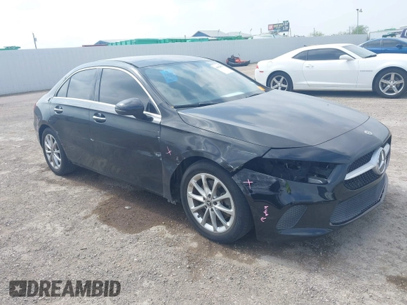 2021 Mercedes-Benz A 220 z VIN W1K3G4EB5MJ285990, wystawiony jako IAAI lot #41924555 z przebiegiem 45 187 mil mil oraz . Historia ofert i sprzedaży dostępna na DreamBid. Obrazek 6.