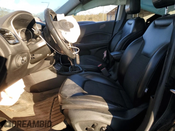 2019 Jeep Compass Altitude with VIN 3C4NJCBB9KT623707, listed as a Copart auction lot 88513665 with 127,208 mi miles and Salvage Title. Bid and sale history available at carsss.com. Image 7.