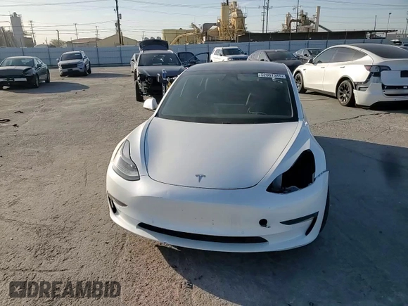2021 Tesla Model 3 Standard Range Plus z VIN 5YJ3E1EA5MF018216, wystawiony jako Copart lot #52007385 z przebiegiem 49 711 mil mil oraz Szkoda całkowita • Salvage title. Historia ofert i sprzedaży dostępna na DreamBid. Obrazek 10.