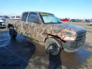 2001 Dodge Ram 1500 with VIN 1B7HC13Y71J290038, listed as a IAAI auction lot 40971921 with 162,943 mi miles. Bid and sale history available at carsss.com. Image 1.