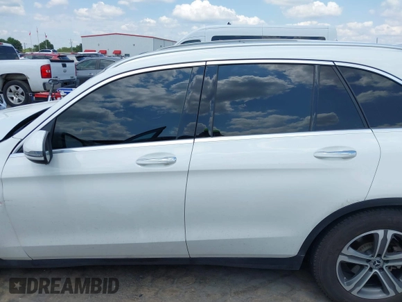 2019 Mercedes-Benz GLC 300 with VIN WDC0G4JB3K1000679, listed as a IAAI auction lot 42221925 with 91,005 mi miles and . Bid and sale history available at DreamBid. Image 15.