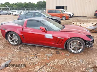 2011 Chevrolet Corvette Z16 Grand Sport 3LT z VIN 1G1YW2DW9B5105873, wystawiony jako IAAI lot #42313370 z przebiegiem 32 263 mil mil oraz . Historia ofert i sprzedaży dostępna na DreamBid. Obrazek 14.