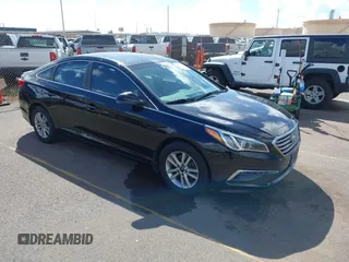 2015 Hyundai Sonata SE z VIN 5NPE24AF6FH104465, wystawiony jako IAAI lot #41693097 z przebiegiem 107 083 mil mil oraz . Historia ofert i sprzedaży dostępna na DreamBid. Obrazek 1.