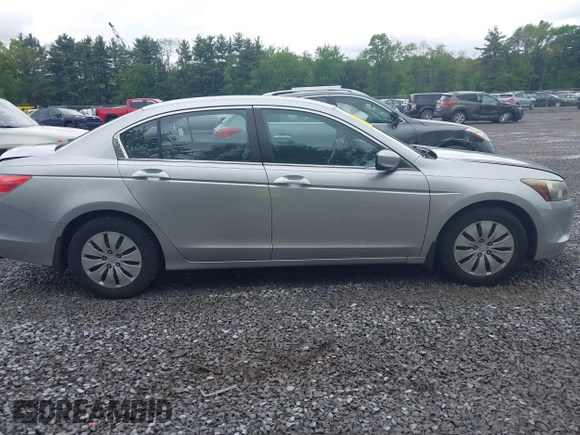 2008 Honda Accord LX z VIN 1HGCP26398A082999, wystawiony jako IAAI lot #42334731 z przebiegiem 207 955 mil mil oraz . Historia ofert i sprzedaży dostępna na DreamBid. Obrazek 13.