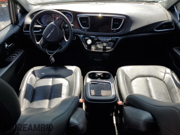 2020 Chrysler Pacifica Touring L Plus z VIN 2C4RC1EG4LR110425, wystawiony jako Copart lot #57892245 z przebiegiem 67 368 mil mil oraz Nie do naprawy • Non repairable. Historia ofert i sprzedaży dostępna na DreamBid. Obrazek 8.
