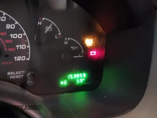 2002 Ford Explorer XLT с VIN 1FMZU73E62ZB66450, выставлен на аукционе IAAI как лот 42409150 с пробегом 153 059 миль миль и . История ставок и продаж доступна на DreamBid. Изображение 15.