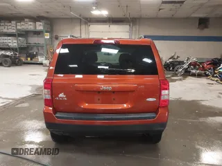 2012 Jeep Patriot Latitude z VIN 1C4NJRFB8CD578232, wystawiony jako IAAI lot #42014686 z przebiegiem 111 712 mil mil oraz . Historia ofert i sprzedaży dostępna na DreamBid. Obrazek 16.