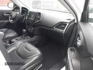 2020 Jeep Cherokee Latitude Plus with VIN 1C4PJLLB8LD601289, listed as a IAAI auction lot 42725984 with 121,533 mi miles and . Bid and sale history available at DreamBid. Image 5.