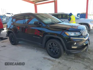 2022 Jeep Compass Latitude Lux z VIN 3C4NJDFB8NT127866, wystawiony jako IAAI lot #41859265 z przebiegiem 29 005 mil mil oraz . Historia ofert i sprzedaży dostępna na DreamBid. Obrazek 13.
