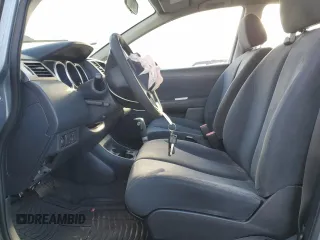 2009 Nissan Versa S z VIN 3N1BC11E49L491482, wystawiony jako Copart lot #46749315 z przebiegiem 97 529 mil mil oraz Szkoda całkowita • Salvage title. Historia ofert i sprzedaży dostępna na DreamBid. Obrazek 7.