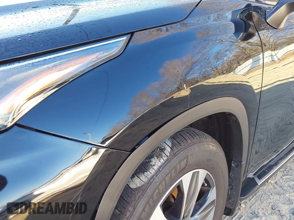 2024 Toyota Highlander LE with VIN 5TDKDRAH6RS051518, listed as a IAAI auction lot 41393093 with 23,305 mi miles and . Bid and sale history available at DreamBid. Image 20.