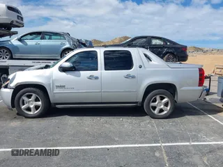 2013 Chevrolet Avalanche LT with VIN 3GNMCFE07DG379110, listed as a IAAI auction lot 41624639 with 142,871 mi miles and . Bid and sale history available at DreamBid. Image 14.