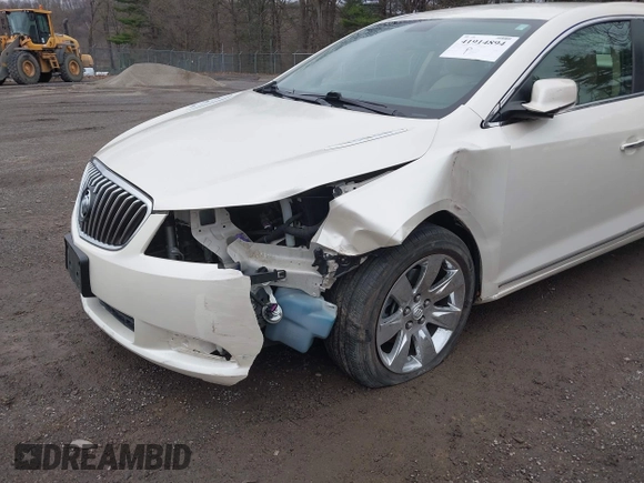 2013 Buick LaCrosse Leather with VIN 1G4GC5E39DF330739, listed as a IAAI auction lot 41914894 with 42,641 mi miles. Bid and sale history available at carsss.com. Image 6.