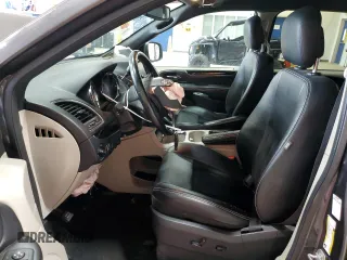 2018 Dodge Grand Caravan SXT z VIN 2C4RDGCG0JR297436, wystawiony jako Copart lot #60523225 z przebiegiem 101 292 mil mil oraz Szkoda całkowita • Salvage title. Historia ofert i sprzedaży dostępna na DreamBid. Obrazek 7.