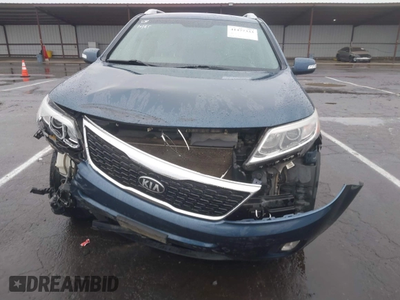 2015 Kia Sorento LX with VIN 5XYKT4A63FG590482, listed as a IAAI auction lot 41477333 with 207,079 mi miles. Bid and sale history available at carsss.com. Image 6.