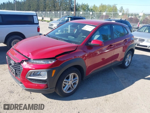 2021 Hyundai Kona SE z VIN KM8K1CAA8MU685132, wystawiony jako IAAI lot #42063844 z przebiegiem 15 519 mil mil oraz . Historia ofert i sprzedaży dostępna na DreamBid. Obrazek 2.