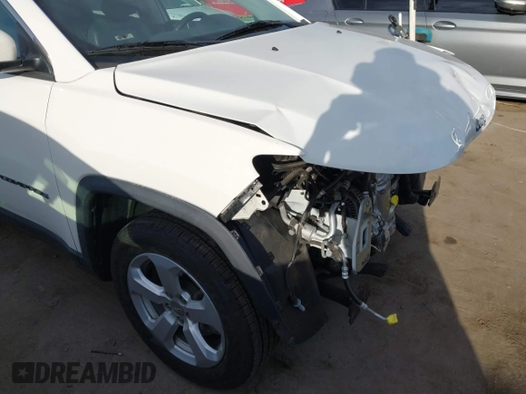 2019 Jeep Compass Latitude with VIN 3C4NJCBB2KT743820, listed as a IAAI auction lot 41692314 with 50,030 mi miles. Bid and sale history available at carsss.com. Image 19.