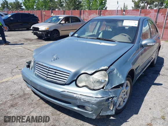 2004 Mercedes-Benz C 320 z VIN WDBRF64J34F501106, wystawiony jako IAAI lot #42313795 z przebiegiem 81 476 mil mil oraz . Historia ofert i sprzedaży dostępna na DreamBid. Obrazek 6.