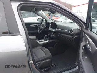 2023 Chevrolet Blazer LT z VIN 3GNKBHR44PS151103, wystawiony jako IAAI lot #41485281 z przebiegiem 37 351 mil mil oraz . Historia ofert i sprzedaży dostępna na DreamBid. Obrazek 5.