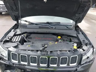 2018 Jeep Compass Latitude z VIN 3C4NJDBB7JT232821, wystawiony jako IAAI lot #42509561 z przebiegiem 142 526 mil mil oraz . Historia ofert i sprzedaży dostępna na DreamBid. Obrazek 10.