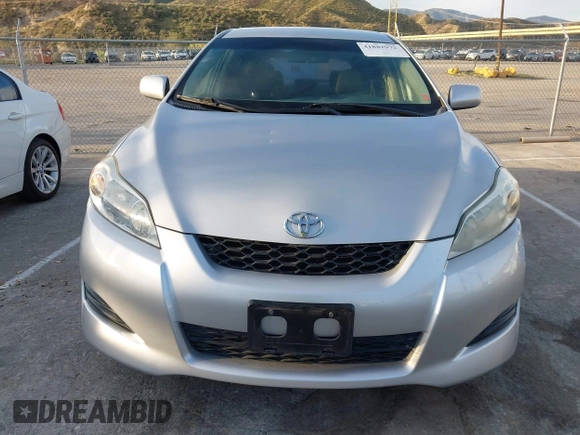2011 Toyota Matrix z VIN 2T1KU4EE9BC562237, wystawiony jako IAAI lot #41882972 z przebiegiem 103 814 mil mil oraz . Historia ofert i sprzedaży dostępna na DreamBid. Obrazek 12.